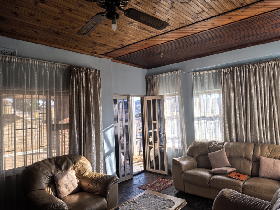 To Let 4 Bedroom Property for Rent in Umlazi V KwaZulu-Natal
