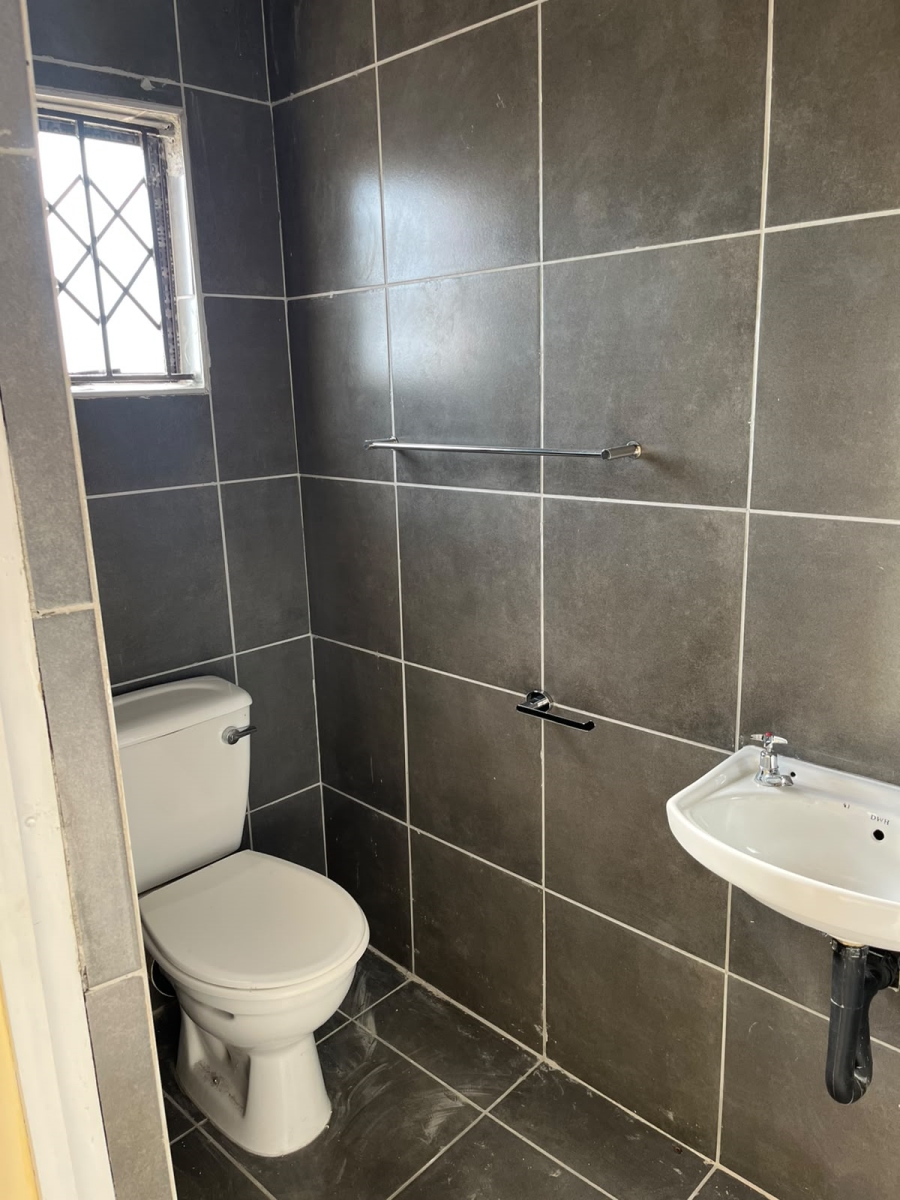 To Let 0 Bedroom Property for Rent in Umlazi W KwaZulu-Natal