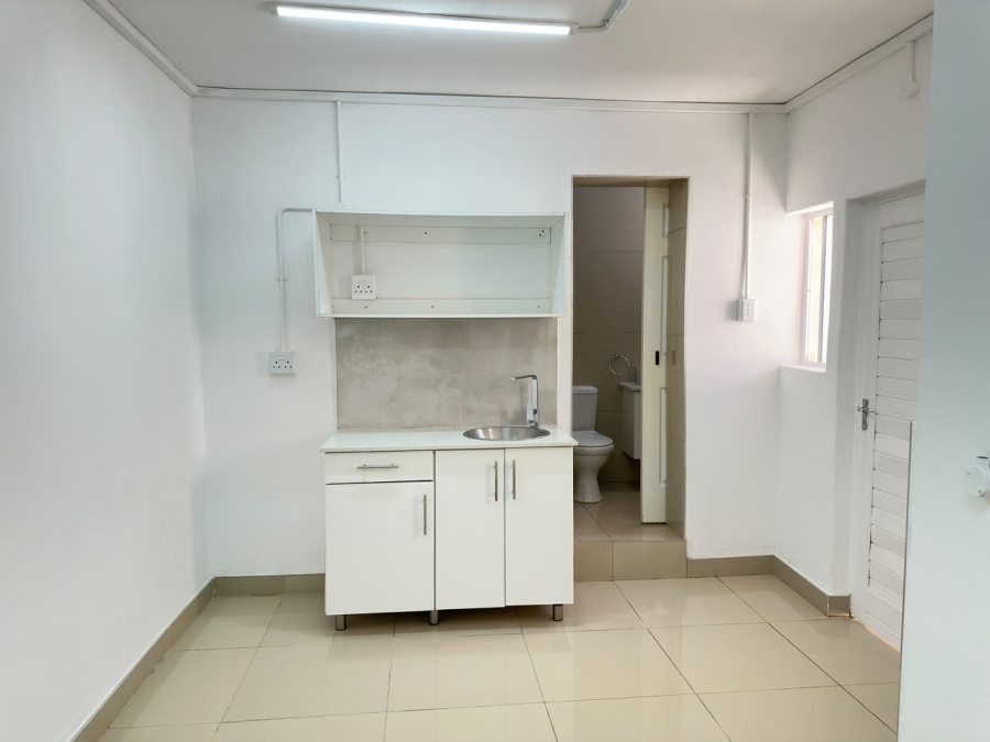 To Let 1 Bedroom Property for Rent in Cowies Hill KwaZulu-Natal
