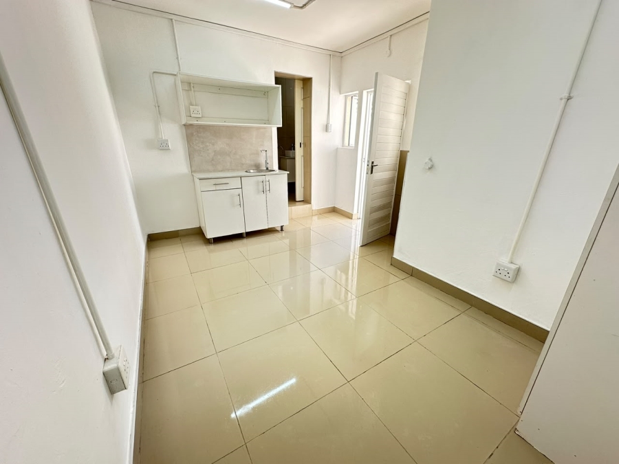 To Let 1 Bedroom Property for Rent in Cowies Hill KwaZulu-Natal