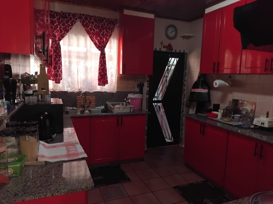 3 Bedroom Property for Sale in Lennoxton KwaZulu-Natal