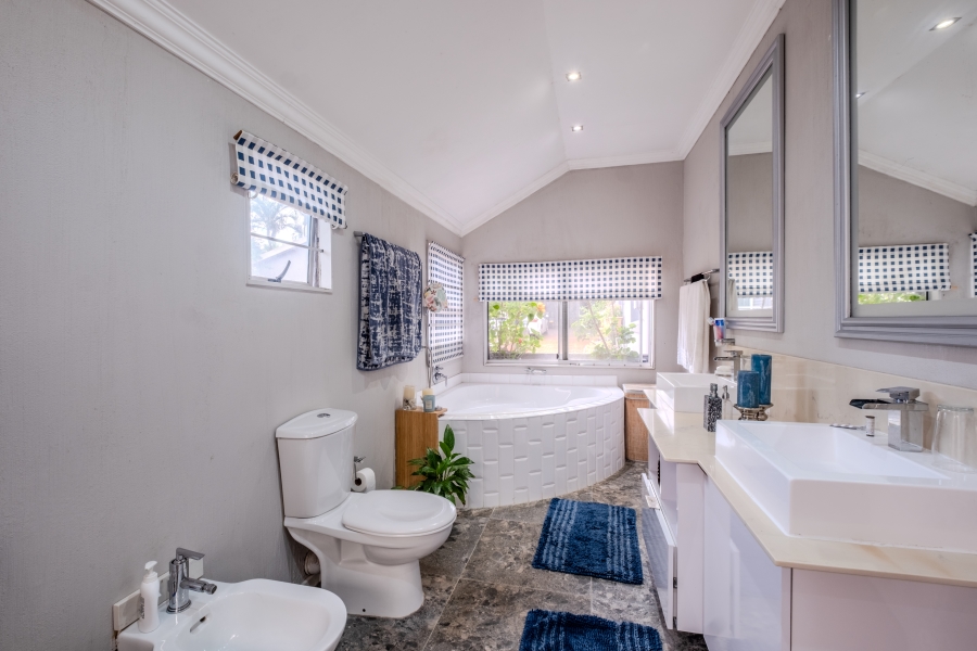 4 Bedroom Property for Sale in Riverside KwaZulu-Natal