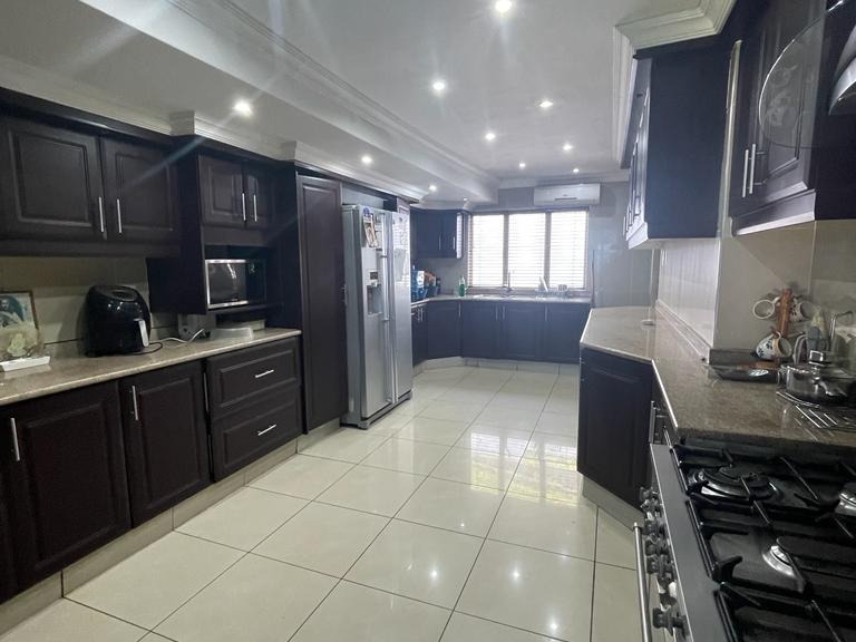 3 Bedroom Property for Sale in Brighton Beach KwaZulu-Natal