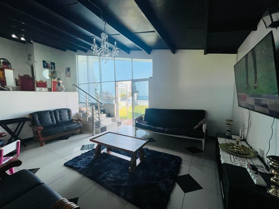 3 Bedroom Property for Sale in Brighton Beach KwaZulu-Natal