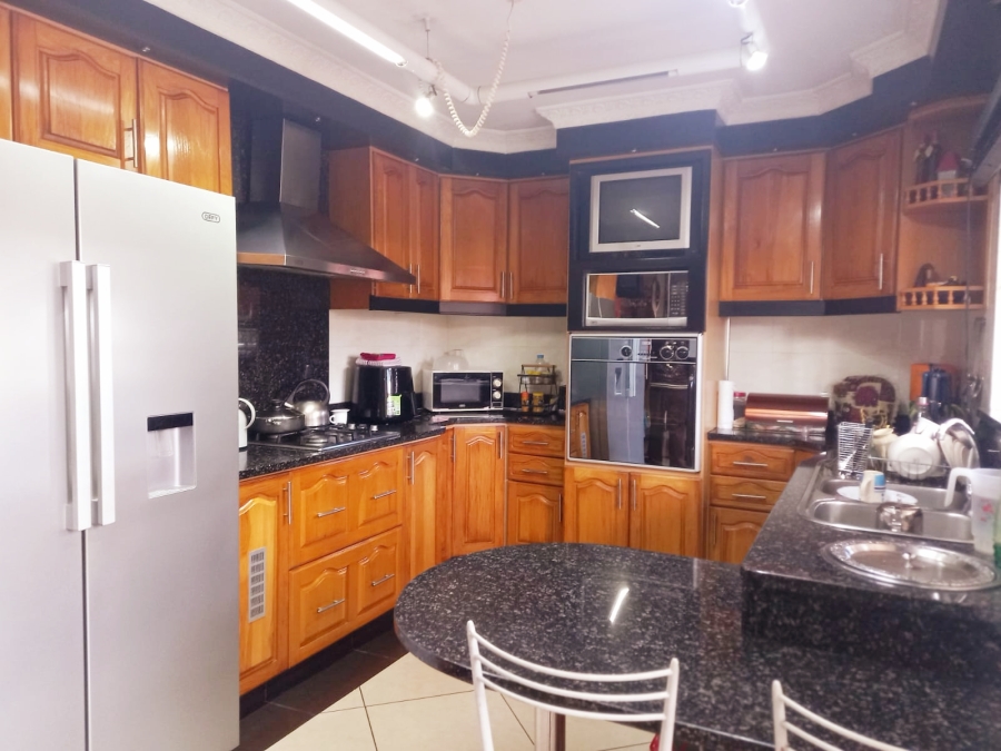 5 Bedroom Property for Sale in Queensmead Industrial KwaZulu-Natal