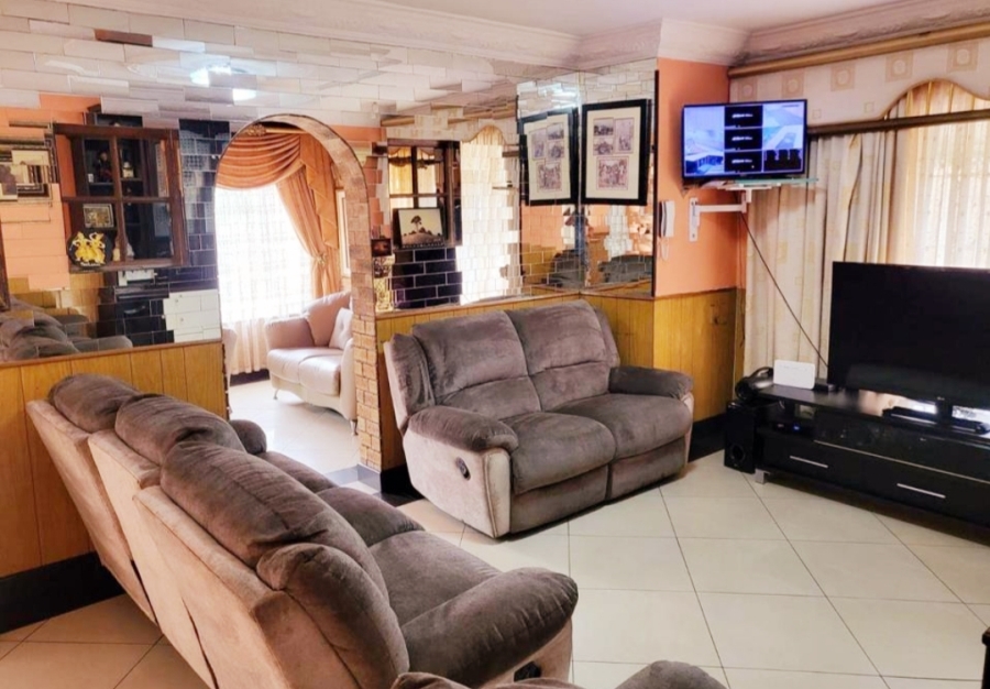 5 Bedroom Property for Sale in Queensmead Industrial KwaZulu-Natal