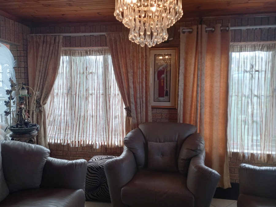 5 Bedroom Property for Sale in Queensmead Industrial KwaZulu-Natal