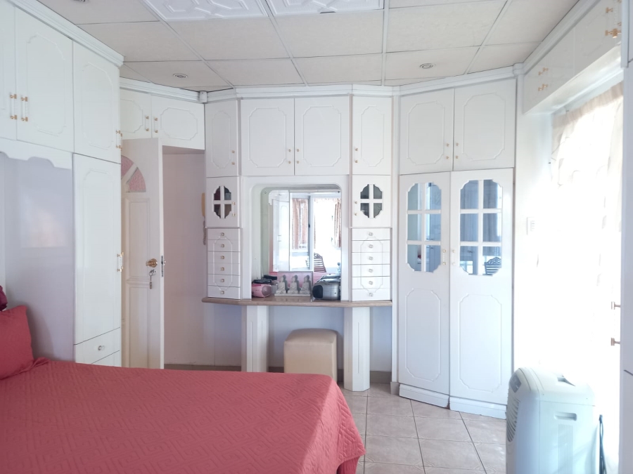 5 Bedroom Property for Sale in Queensmead Industrial KwaZulu-Natal