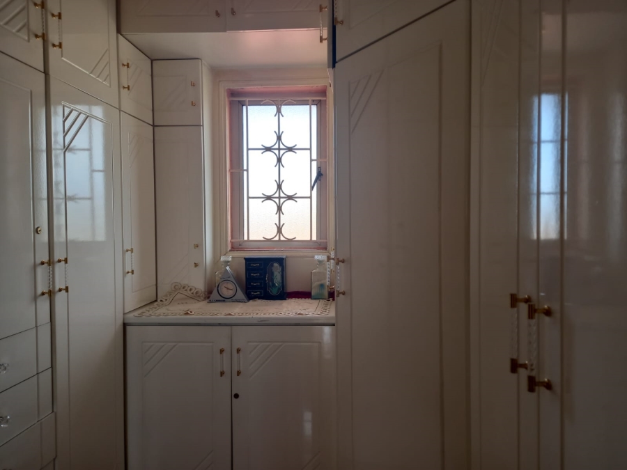 5 Bedroom Property for Sale in Queensmead Industrial KwaZulu-Natal