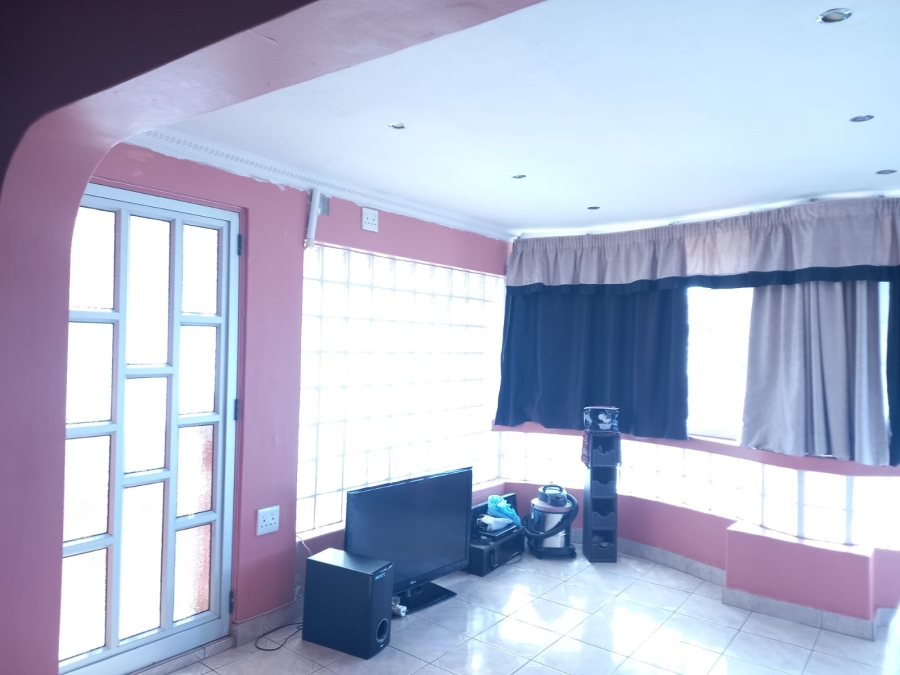 5 Bedroom Property for Sale in Queensmead Industrial KwaZulu-Natal