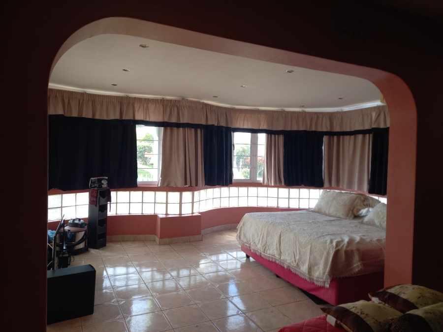 5 Bedroom Property for Sale in Queensmead Industrial KwaZulu-Natal