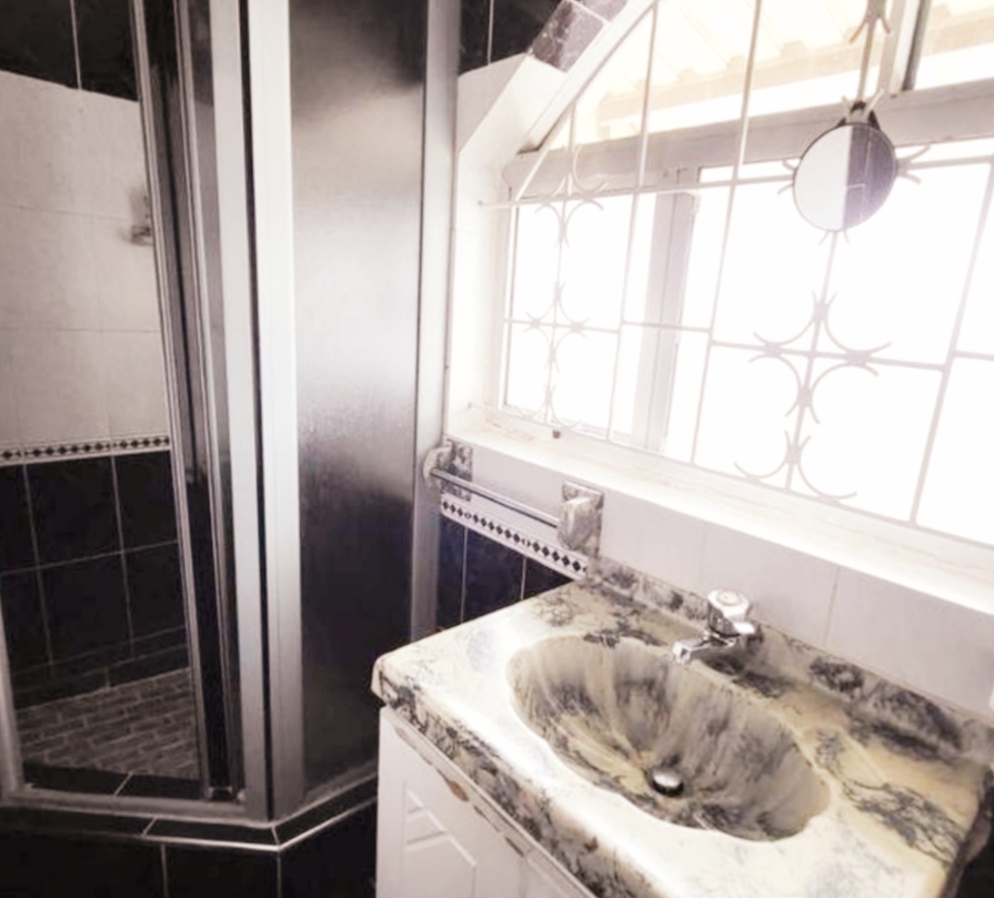 5 Bedroom Property for Sale in Queensmead Industrial KwaZulu-Natal