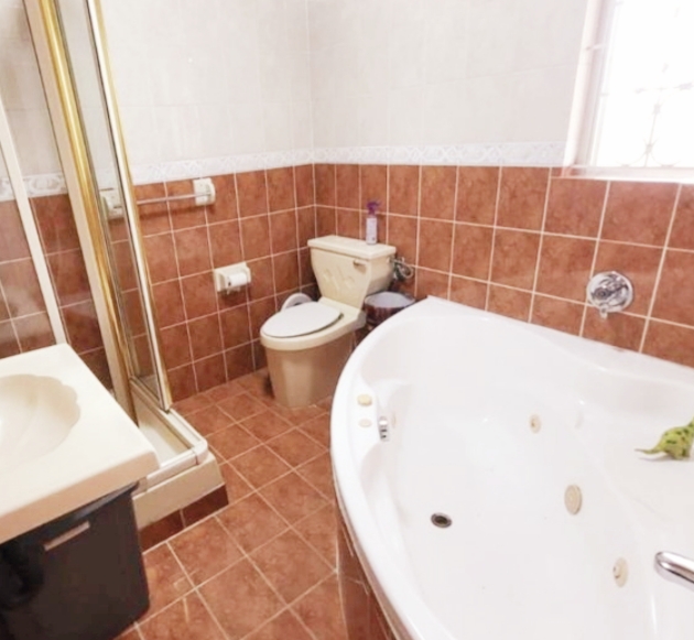 5 Bedroom Property for Sale in Queensmead Industrial KwaZulu-Natal
