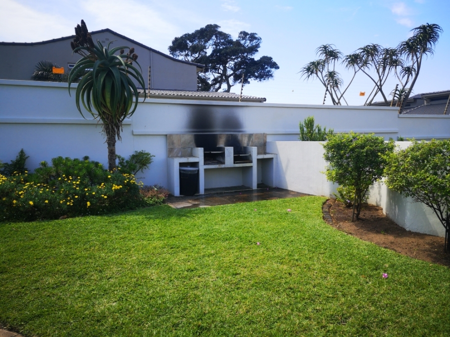 To Let 4 Bedroom Property for Rent in La Lucia KwaZulu-Natal
