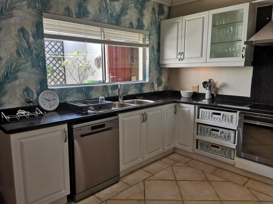 To Let 4 Bedroom Property for Rent in La Lucia KwaZulu-Natal