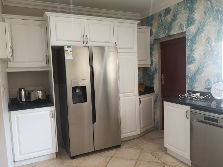 To Let 4 Bedroom Property for Rent in La Lucia KwaZulu-Natal