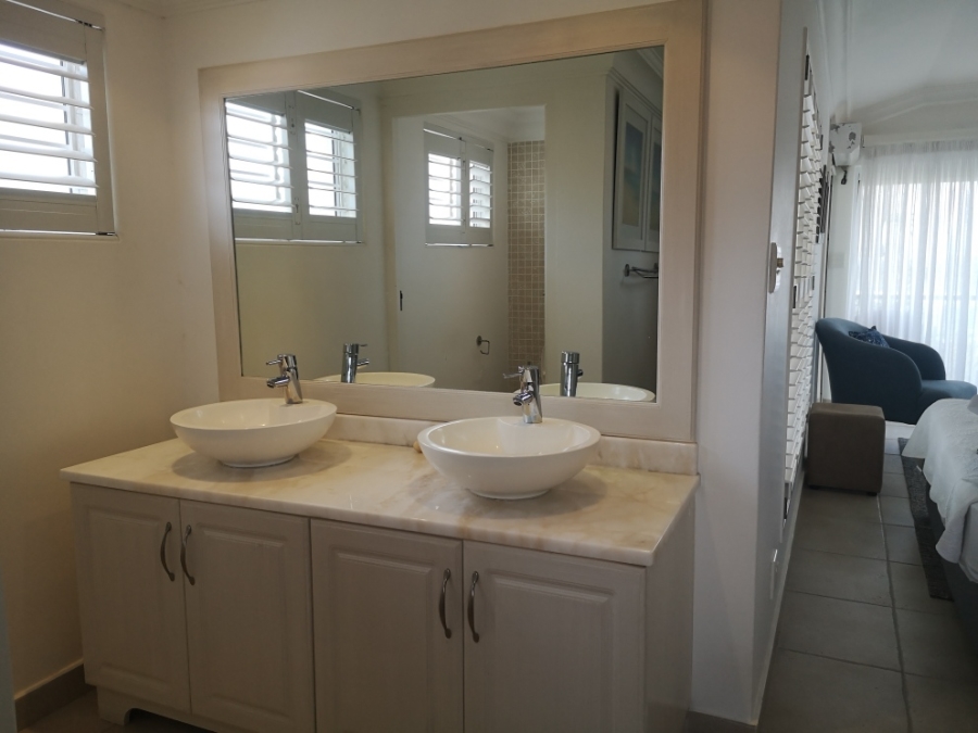 To Let 4 Bedroom Property for Rent in La Lucia KwaZulu-Natal