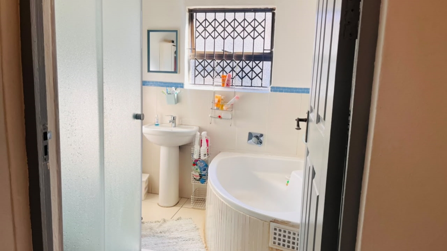 5 Bedroom Property for Sale in Ridgeview KwaZulu-Natal
