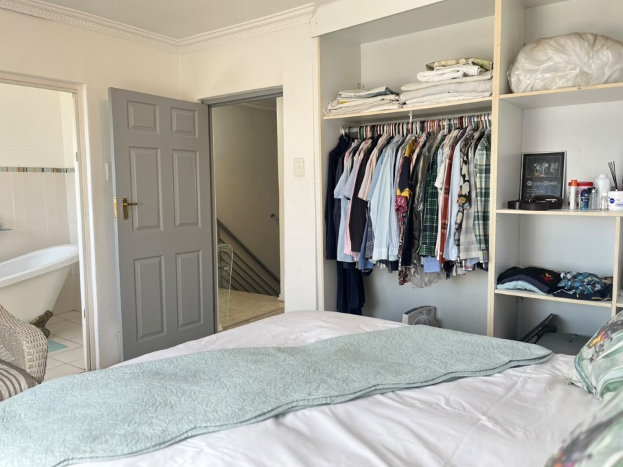 5 Bedroom Property for Sale in Ridgeview KwaZulu-Natal