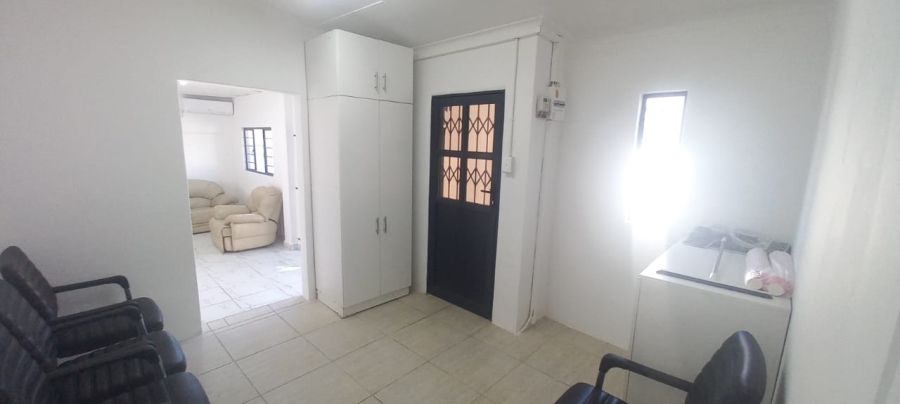 To Let Commercial Property for Rent in Windermere KwaZulu-Natal