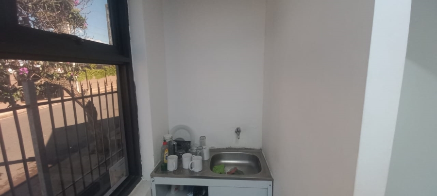 To Let Commercial Property for Rent in Windermere KwaZulu-Natal