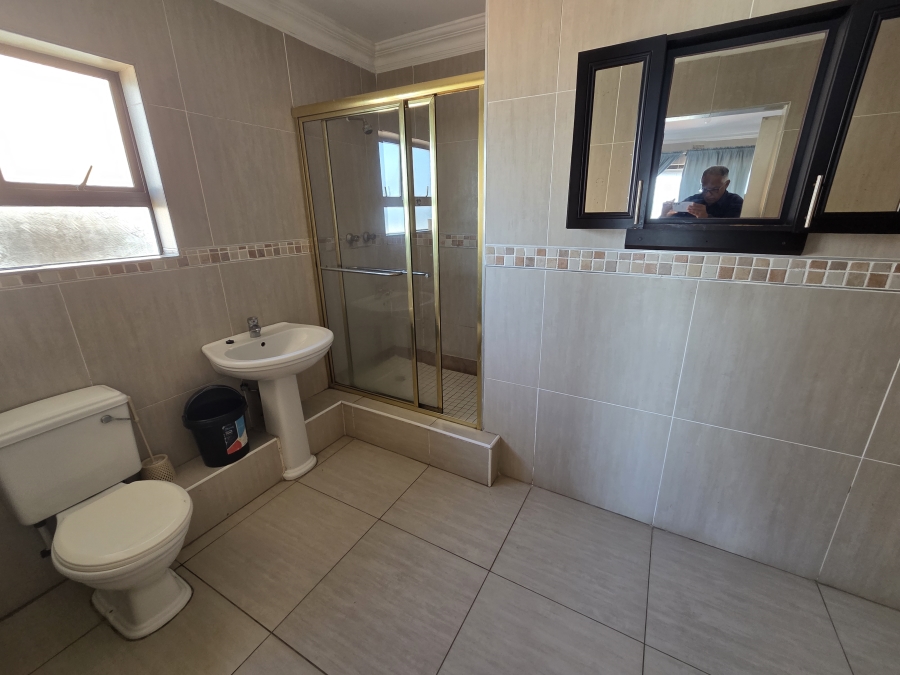 To Let Commercial Property for Rent in Bluff KwaZulu-Natal