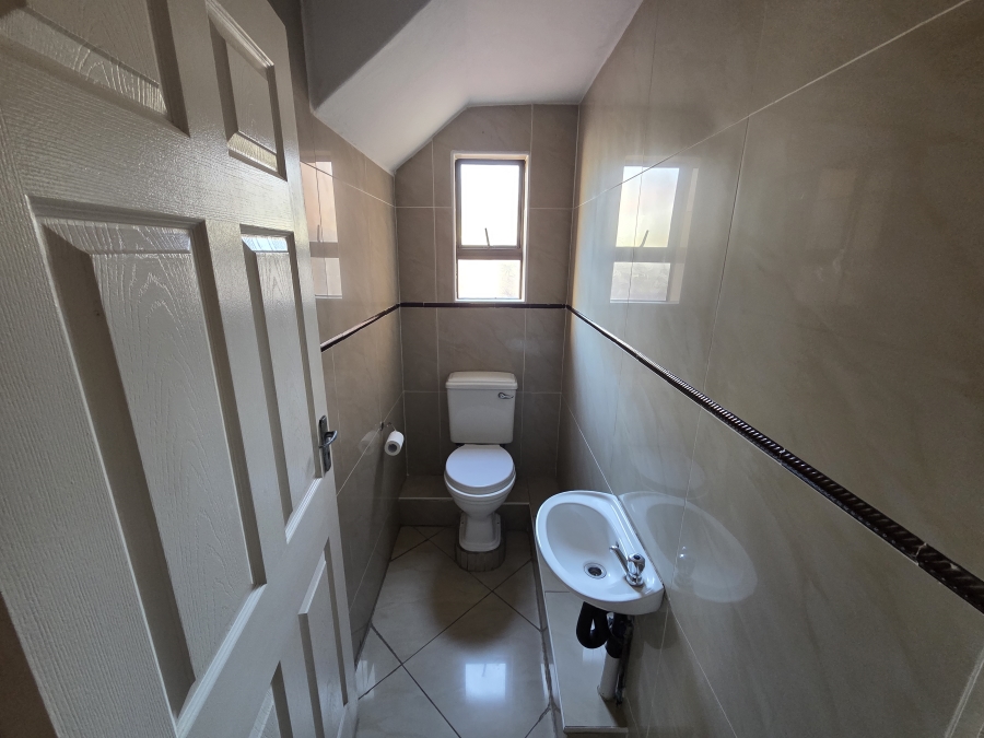 To Let Commercial Property for Rent in Bluff KwaZulu-Natal