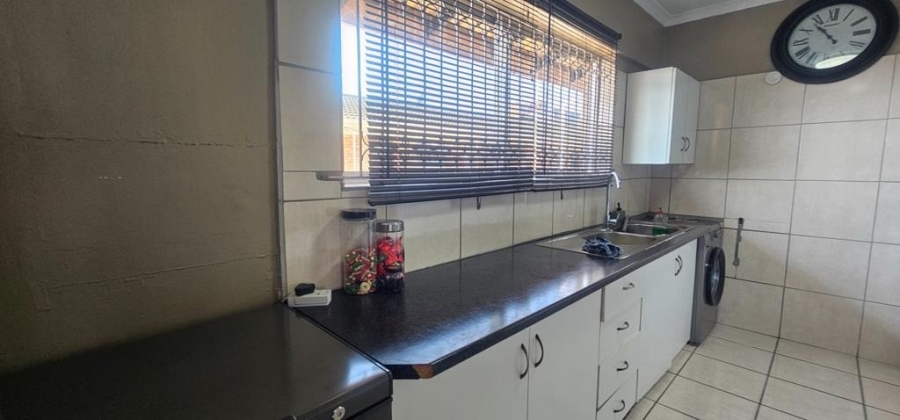 To Let 2 Bedroom Property for Rent in Overport KwaZulu-Natal