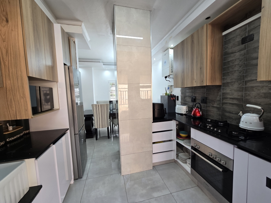 To Let 4 Bedroom Property for Rent in Hilltop Private Estate KwaZulu-Natal