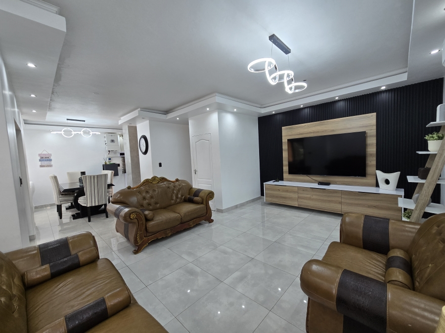 To Let 4 Bedroom Property for Rent in Hilltop Private Estate KwaZulu-Natal