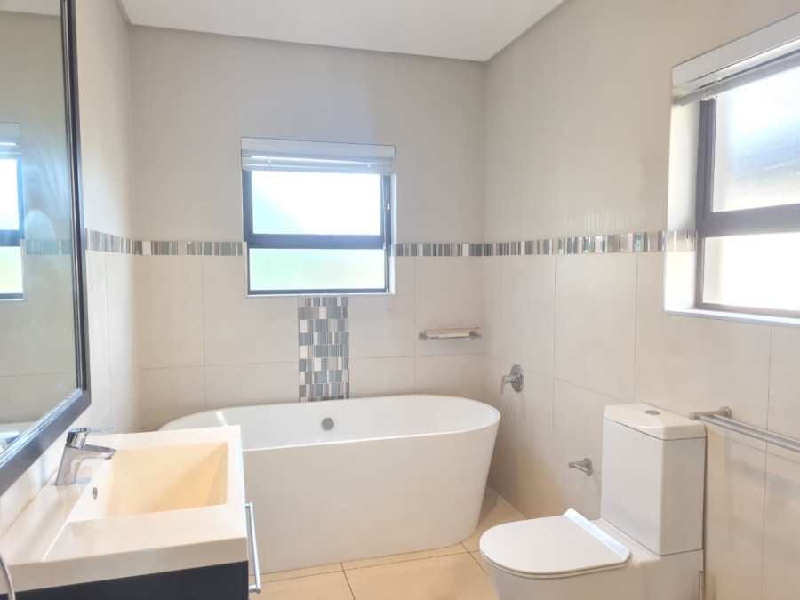 To Let 4 Bedroom Property for Rent in Mzingazi Golf Estate KwaZulu-Natal