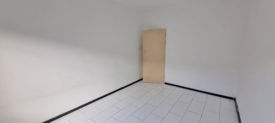 To Let 2 Bedroom Property for Rent in Raisethorpe KwaZulu-Natal