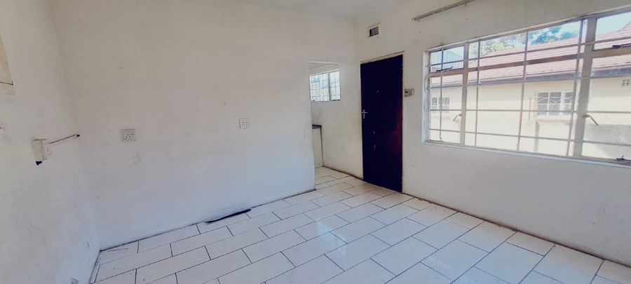 To Let 2 Bedroom Property for Rent in Raisethorpe KwaZulu-Natal