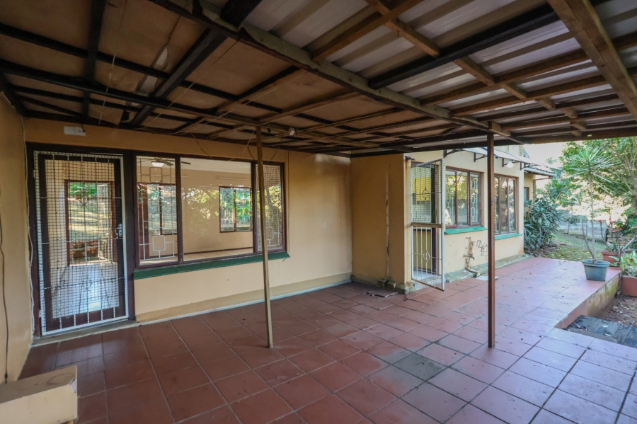 5 Bedroom Property for Sale in Amanzimtoti KwaZulu-Natal