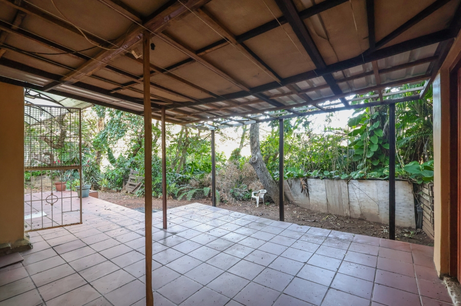 5 Bedroom Property for Sale in Amanzimtoti KwaZulu-Natal