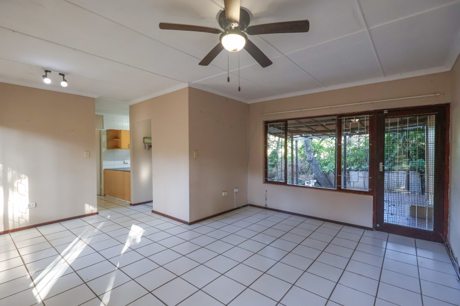 5 Bedroom Property for Sale in Amanzimtoti KwaZulu-Natal
