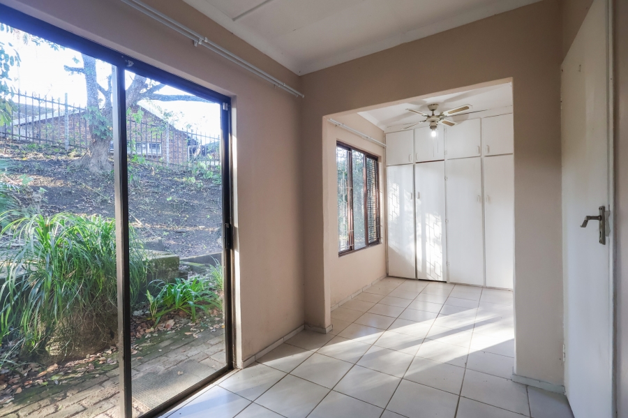 5 Bedroom Property for Sale in Amanzimtoti KwaZulu-Natal