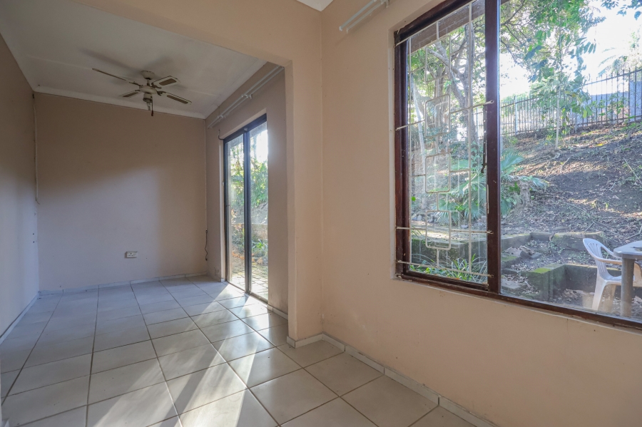 5 Bedroom Property for Sale in Amanzimtoti KwaZulu-Natal