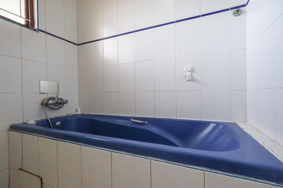 5 Bedroom Property for Sale in Amanzimtoti KwaZulu-Natal