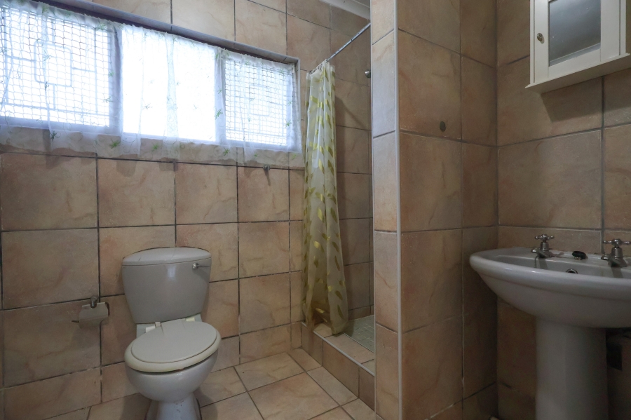 5 Bedroom Property for Sale in Amanzimtoti KwaZulu-Natal