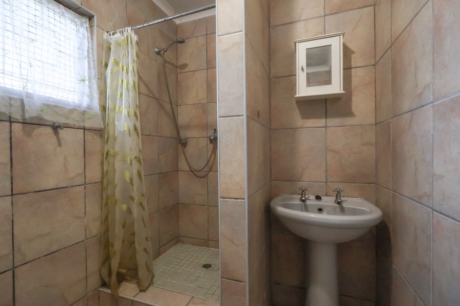 5 Bedroom Property for Sale in Amanzimtoti KwaZulu-Natal
