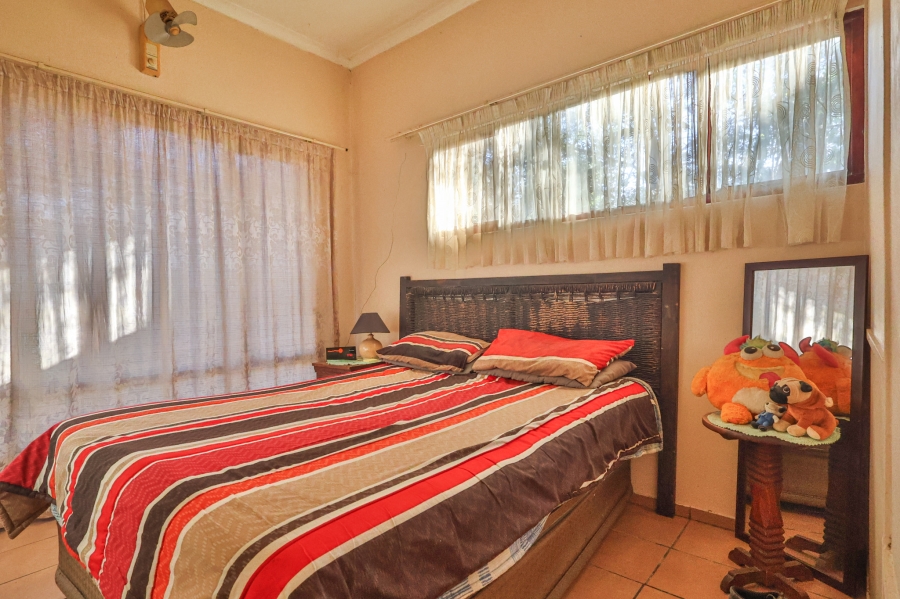 5 Bedroom Property for Sale in Amanzimtoti KwaZulu-Natal