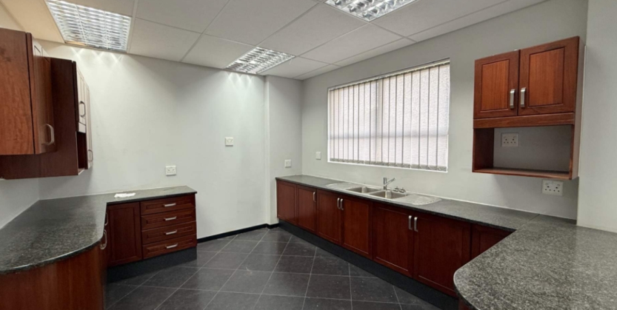 To Let Commercial Property for Rent in Montrose KwaZulu-Natal