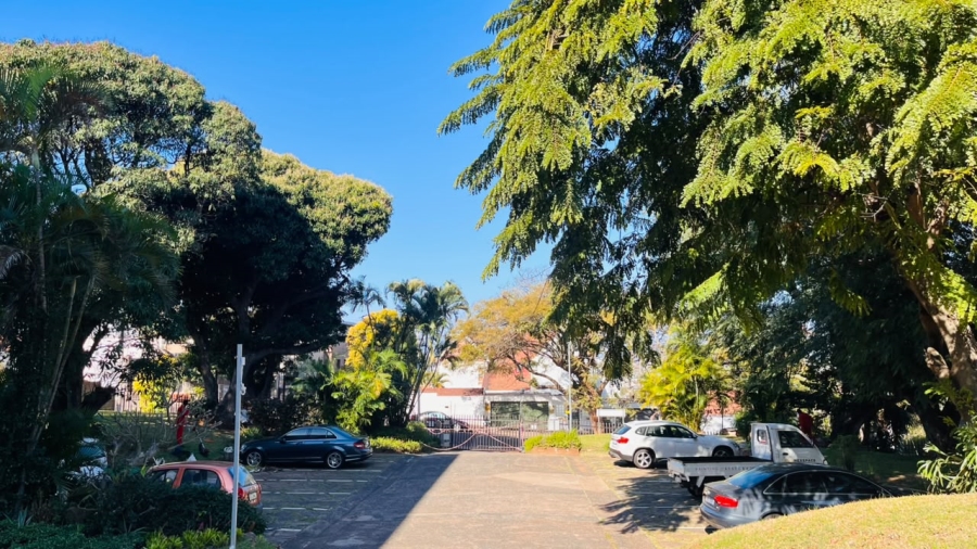 To Let 1 Bedroom Property for Rent in Essenwood KwaZulu-Natal