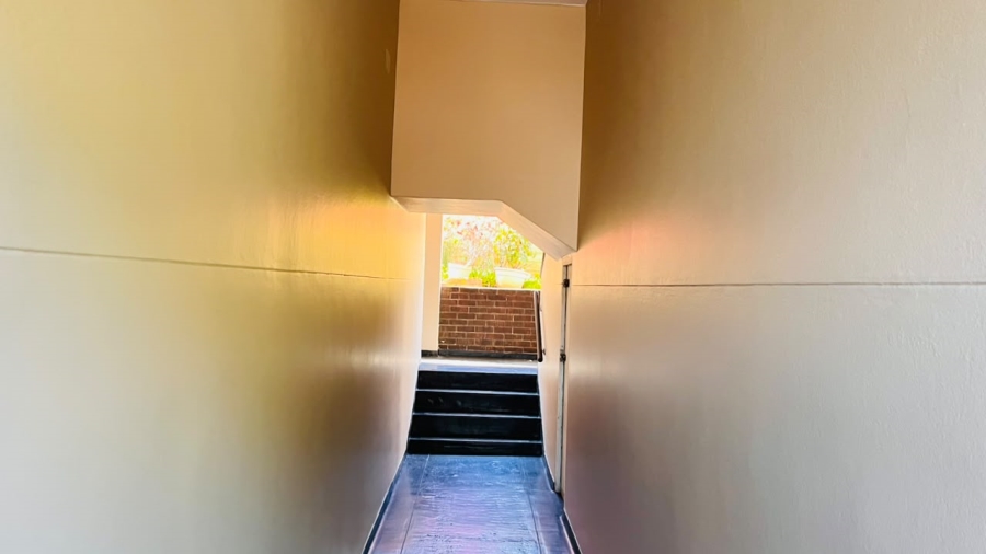 To Let 1 Bedroom Property for Rent in Essenwood KwaZulu-Natal