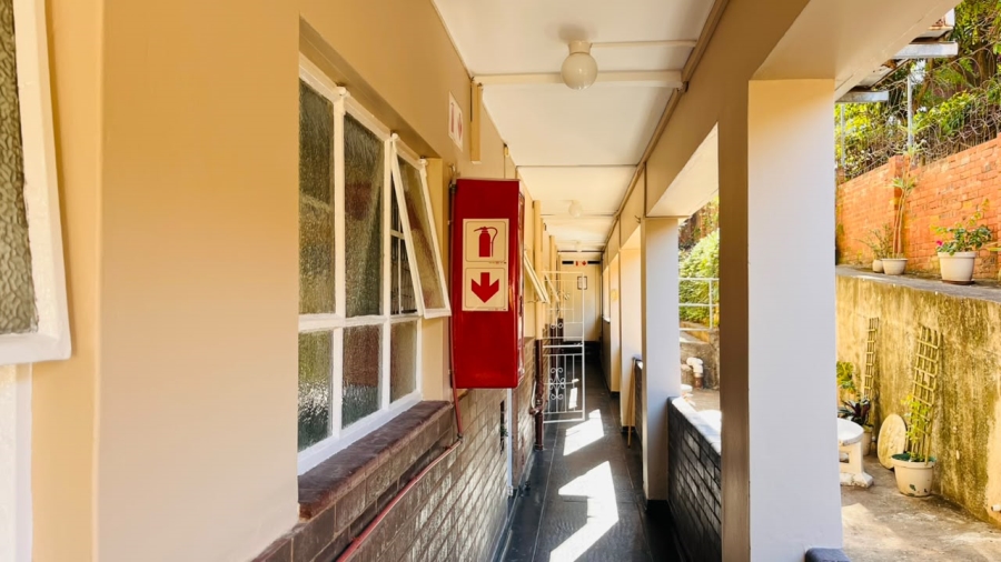 To Let 1 Bedroom Property for Rent in Essenwood KwaZulu-Natal