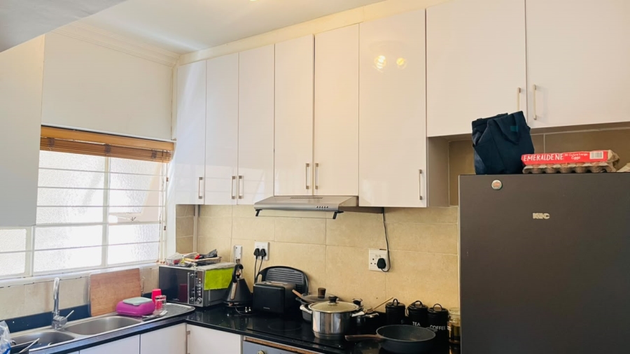 To Let 1 Bedroom Property for Rent in Essenwood KwaZulu-Natal