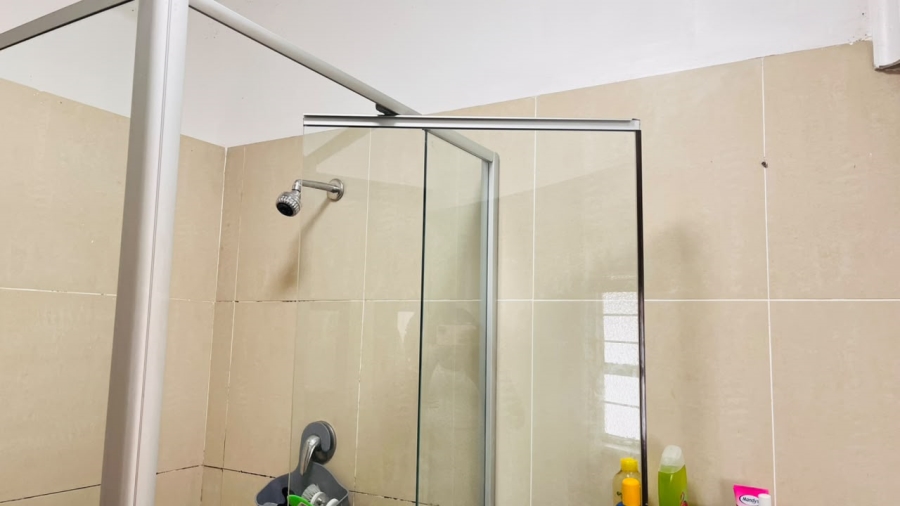 To Let 1 Bedroom Property for Rent in Essenwood KwaZulu-Natal