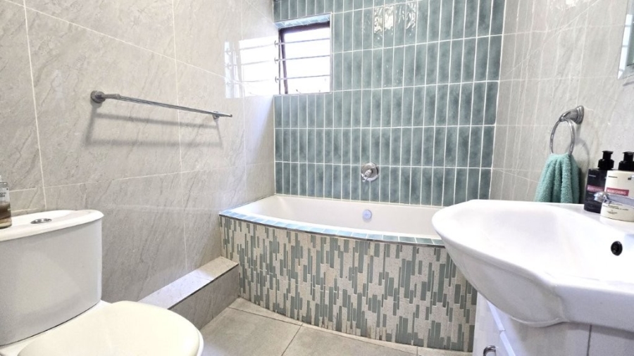 2 Bedroom Property for Sale in Cowies Hill KwaZulu-Natal