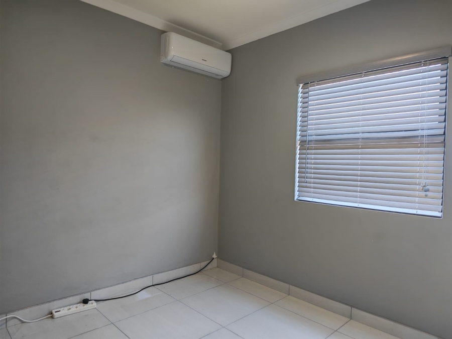 2 Bedroom Property for Sale in Shakaskraal KwaZulu-Natal